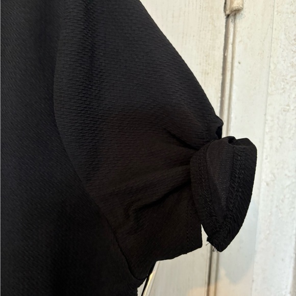 NWOT NEL + LO Black Knit Top With Knot Ties on Short Sleeves - Picture 3 of 5